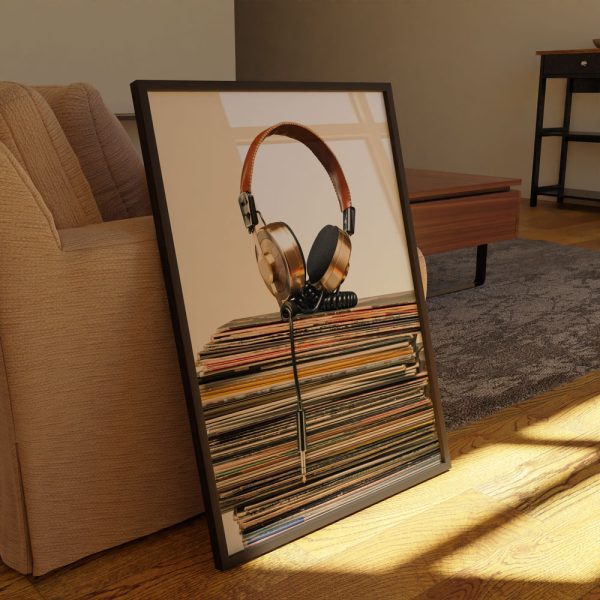 Records and Headphones - Görsel 3