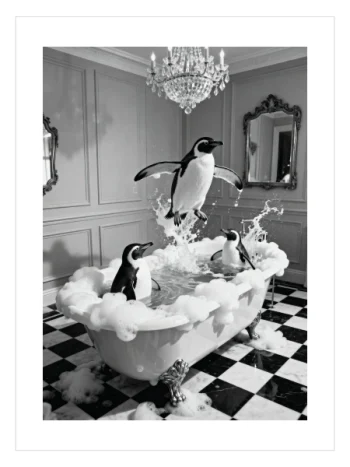 Siyah beyaz penguen banyosu temali absürt duvar posteri