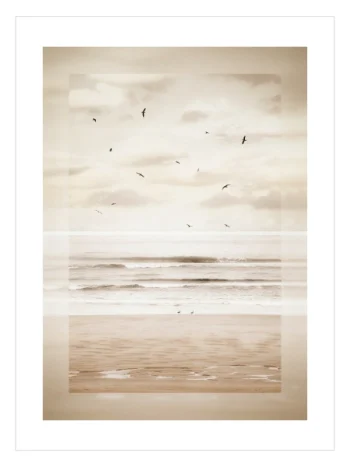 Bej tonlarda minimal deniz manzarası poster