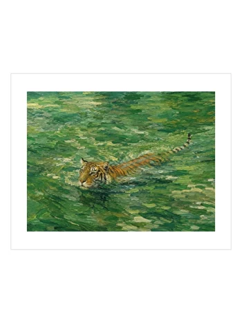 Emerald Tiger yeşil gölde yüzen kaplan posteri