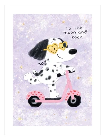 Pembe scooter süren sarı kalp gözlüklü dalmaçyalı köpek posteri