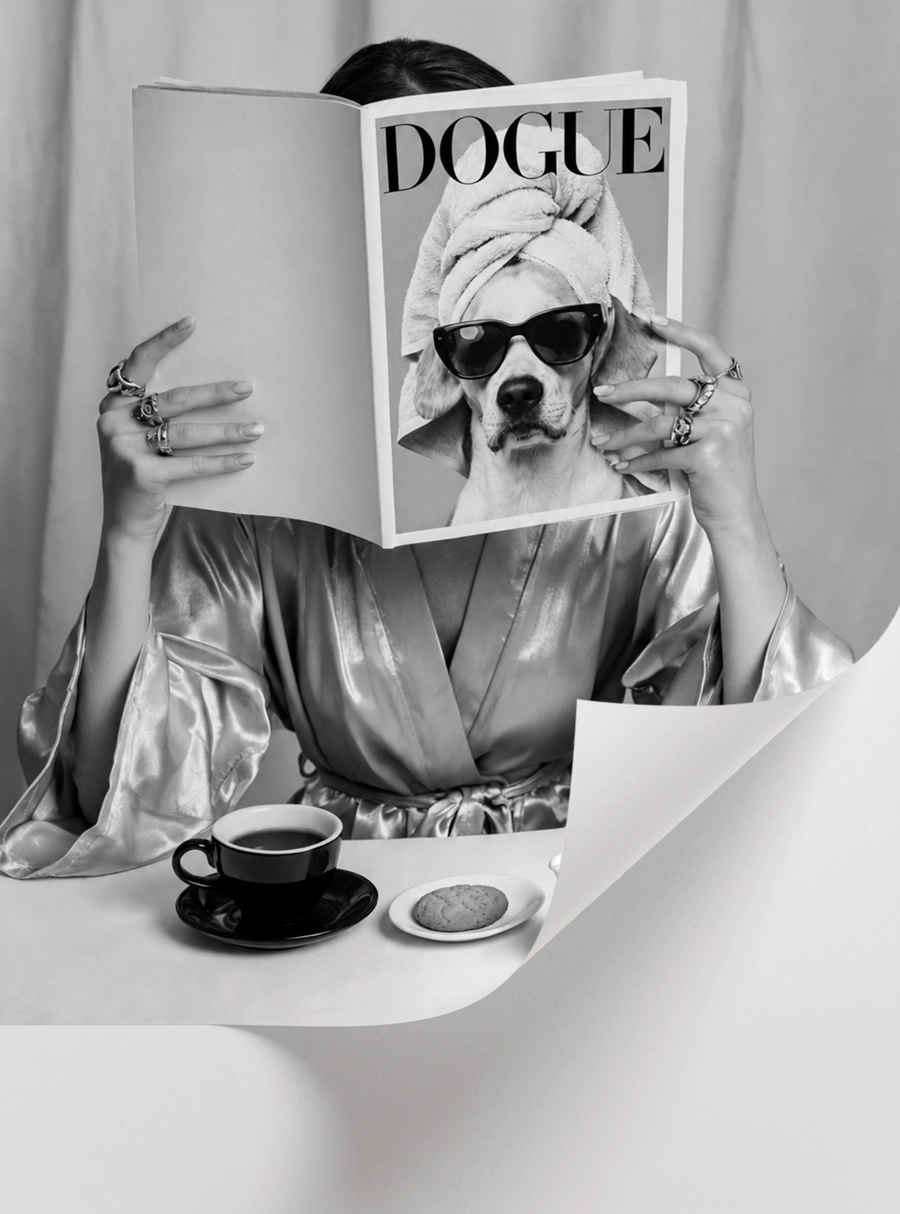 Dogue’s Morning Ritual Poster — DOGUE Dergisiyle Köpekli Kahve Molası - Görsel 2